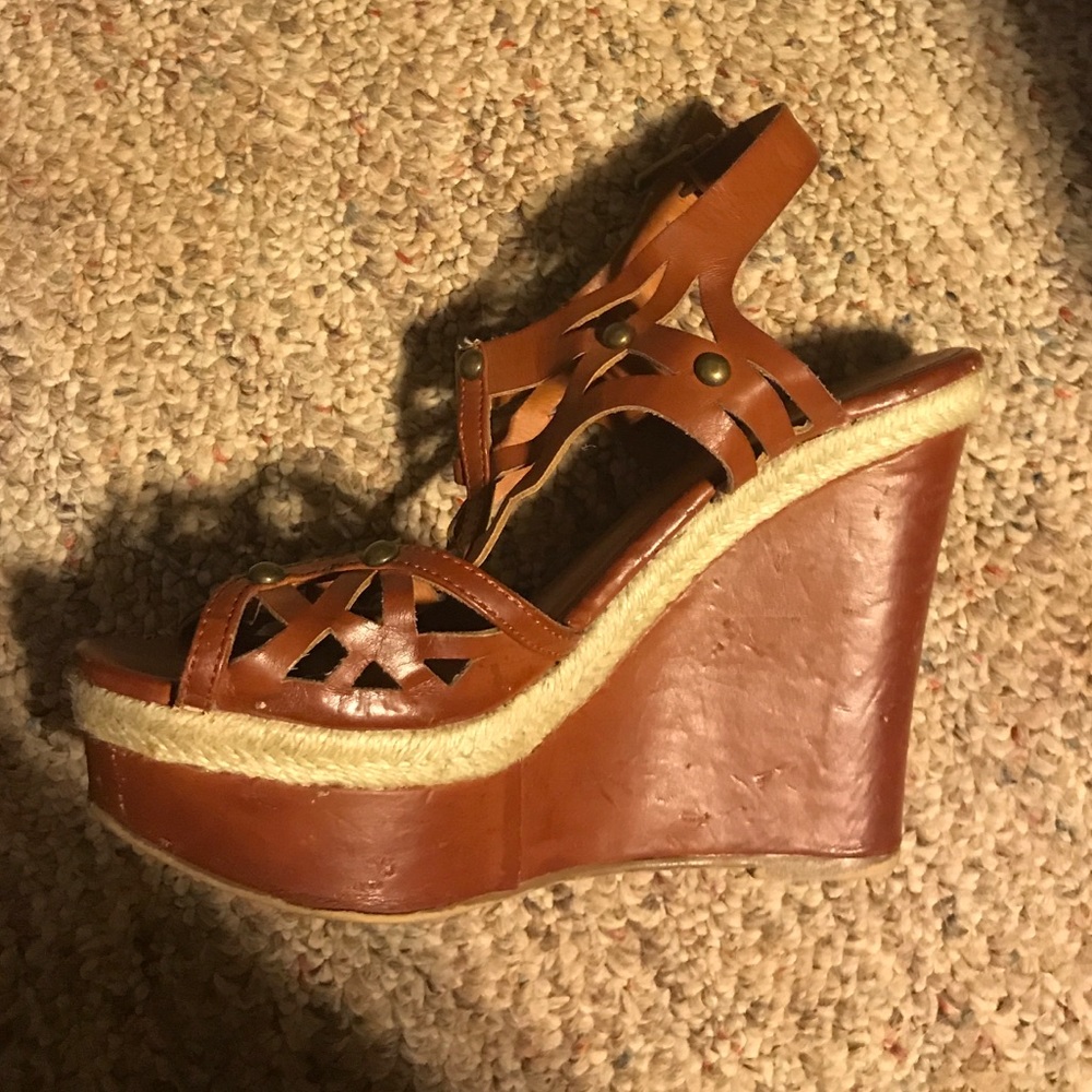 Tan wedges - Picture 3 of 3